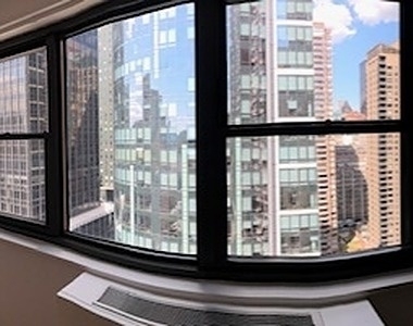 East 39th Street - Photo Thumbnail 7