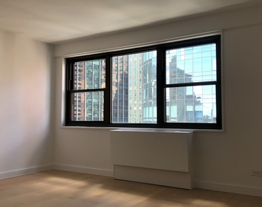 East 39th Street - Photo Thumbnail 2