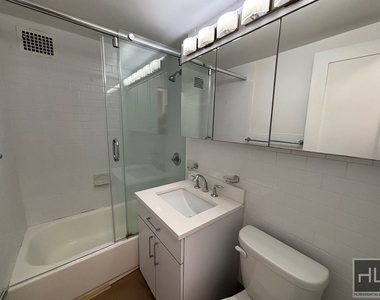 East 16 Avenue - Photo Thumbnail 4