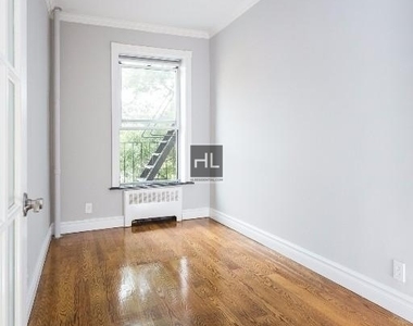 Hudson Street - Photo Thumbnail 5