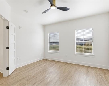 330 Las Colinas Boulevard E - Photo Thumbnail 12
