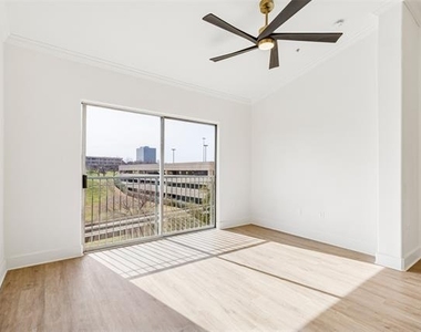 330 Las Colinas Boulevard E - Photo Thumbnail 4