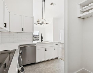 330 Las Colinas Boulevard E - Photo Thumbnail 9