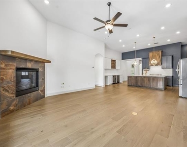 2618 Fair Oaks Avenue - Photo Thumbnail 10