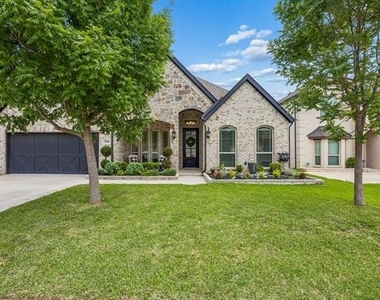 2618 Fair Oaks Avenue - Photo Thumbnail 1