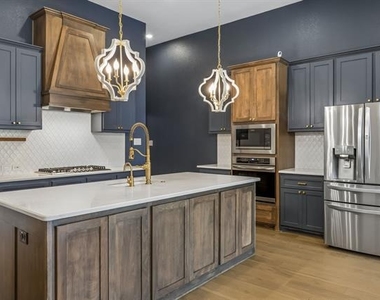 2618 Fair Oaks Avenue - Photo Thumbnail 14