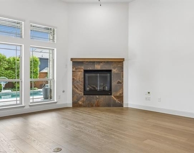 2618 Fair Oaks Avenue - Photo Thumbnail 9