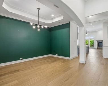 2618 Fair Oaks Avenue - Photo Thumbnail 6