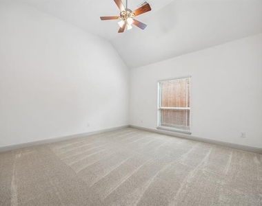 2618 Fair Oaks Avenue - Photo Thumbnail 32