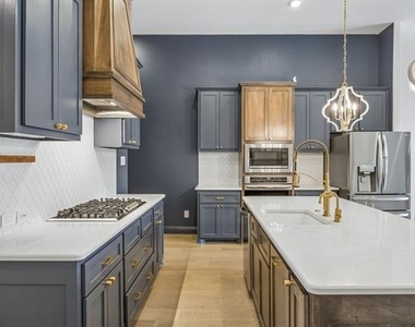 2618 Fair Oaks Avenue - Photo Thumbnail 12