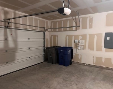 649 Saxony Drive - Photo Thumbnail 6