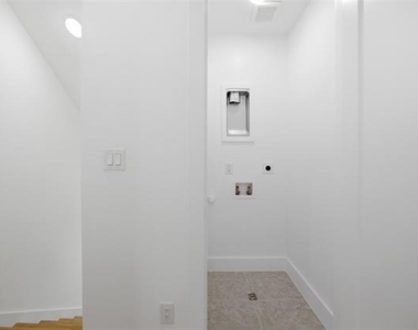 4605 Belmont Avenue - Photo Thumbnail 25
