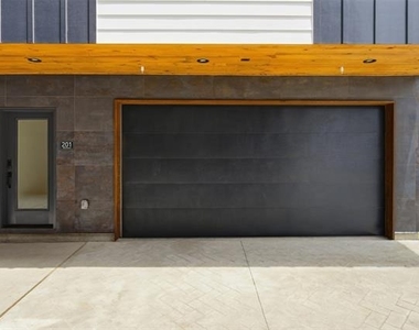 4605 Belmont Avenue - Photo Thumbnail 4