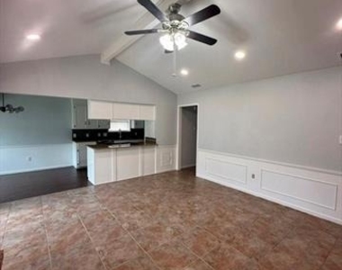 1717 Pemelton Drive - Photo Thumbnail 5