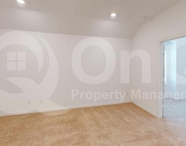 7324 Black Cherry Lane - Photo Thumbnail 19