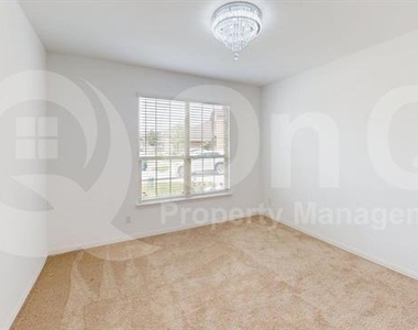 7324 Black Cherry Lane - Photo Thumbnail 21