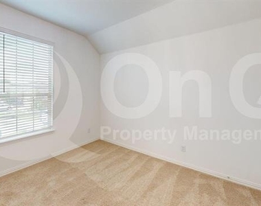 7324 Black Cherry Lane - Photo Thumbnail 25