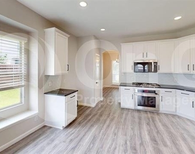 6501 Matson Drive - Photo Thumbnail 11