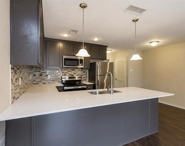 4545 Live Oak Street - Photo Thumbnail 2