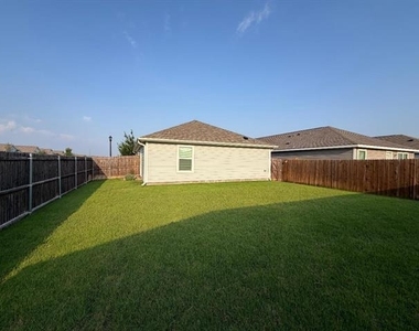 702 Slocum Way - Photo Thumbnail 10
