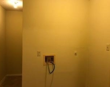 7909 White Boulevard - Photo Thumbnail 8