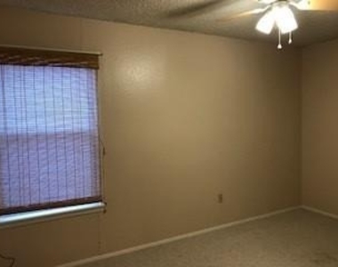 7909 White Boulevard - Photo Thumbnail 10