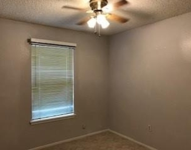 7909 White Boulevard - Photo Thumbnail 11