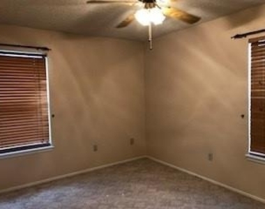 7909 White Boulevard - Photo Thumbnail 13