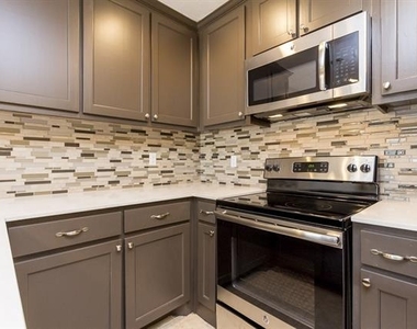 1317 Annex Avenue - Photo Thumbnail 3