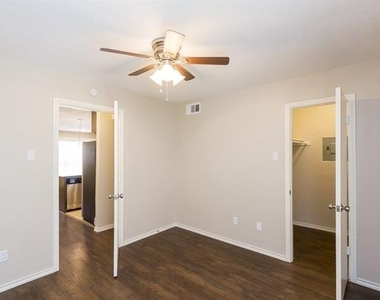 1317 Annex Avenue - Photo Thumbnail 4