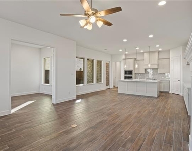 2612 Griffith Mews - Photo Thumbnail 8