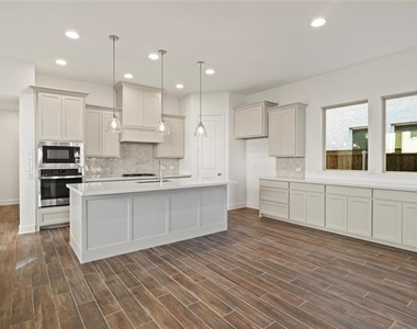 2612 Griffith Mews - Photo Thumbnail 11
