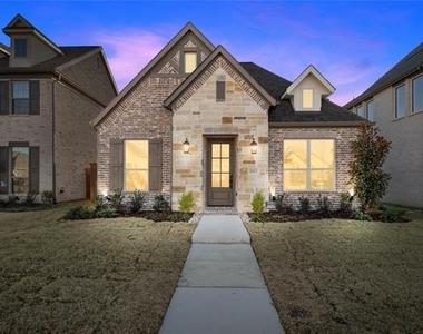2612 Griffith Mews - Photo Thumbnail 1