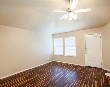 709 Alder Drive - Photo Thumbnail 3