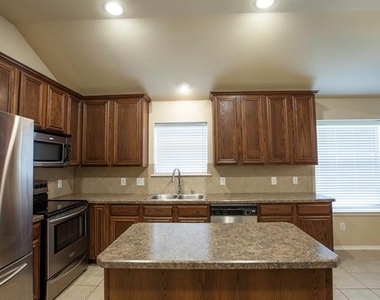 709 Alder Drive - Photo Thumbnail 11