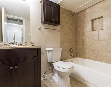 1317 Annex Avenue - Photo Thumbnail 6