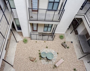 1317 Annex Avenue - Photo Thumbnail 7