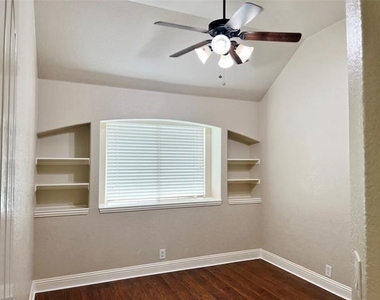 6613 Meadow Glen Drive - Photo Thumbnail 13