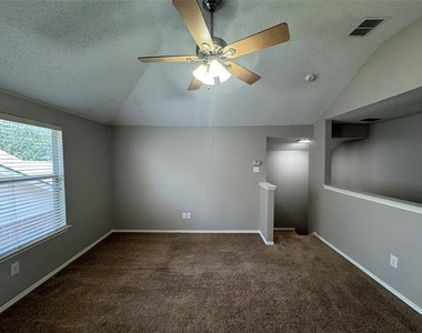 304 E Clover Park Drive - Photo Thumbnail 26
