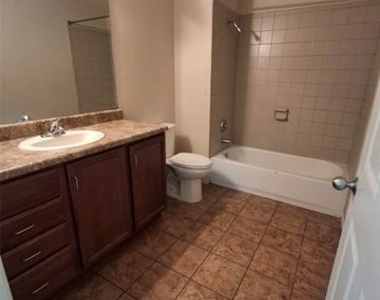5203 Bexar Street - Photo Thumbnail 7