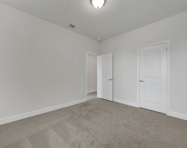 7929 Bayside Drive - Photo Thumbnail 26