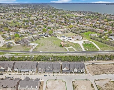 7929 Bayside Drive - Photo Thumbnail 38