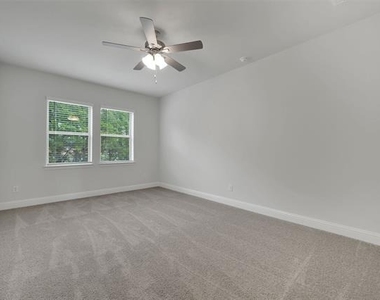 7929 Bayside Drive - Photo Thumbnail 14