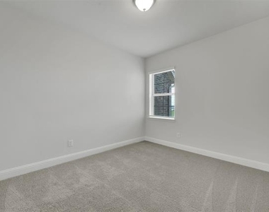 7929 Bayside Drive - Photo Thumbnail 25