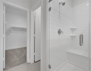 7929 Bayside Drive - Photo Thumbnail 18