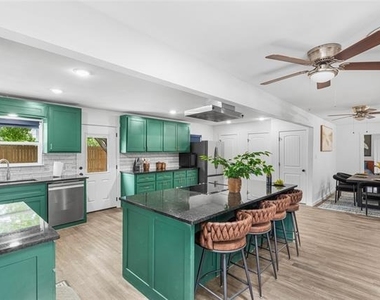 2601 N Willis Street - Photo Thumbnail 1