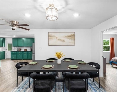 2601 N Willis Street - Photo Thumbnail 4