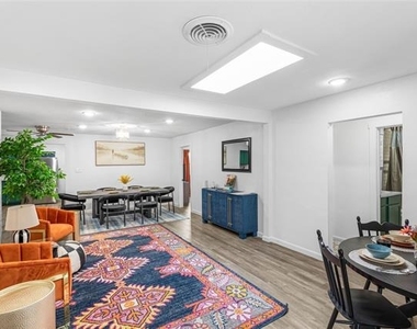2601 N Willis Street - Photo Thumbnail 6
