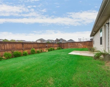 4721 Lazy Oaks Street - Photo Thumbnail 27