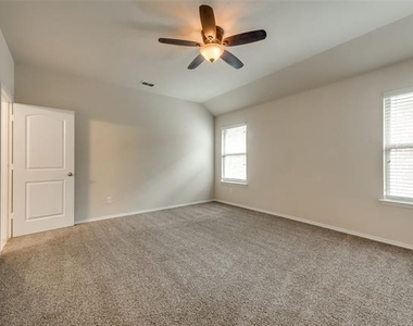 4721 Lazy Oaks Street - Photo Thumbnail 21